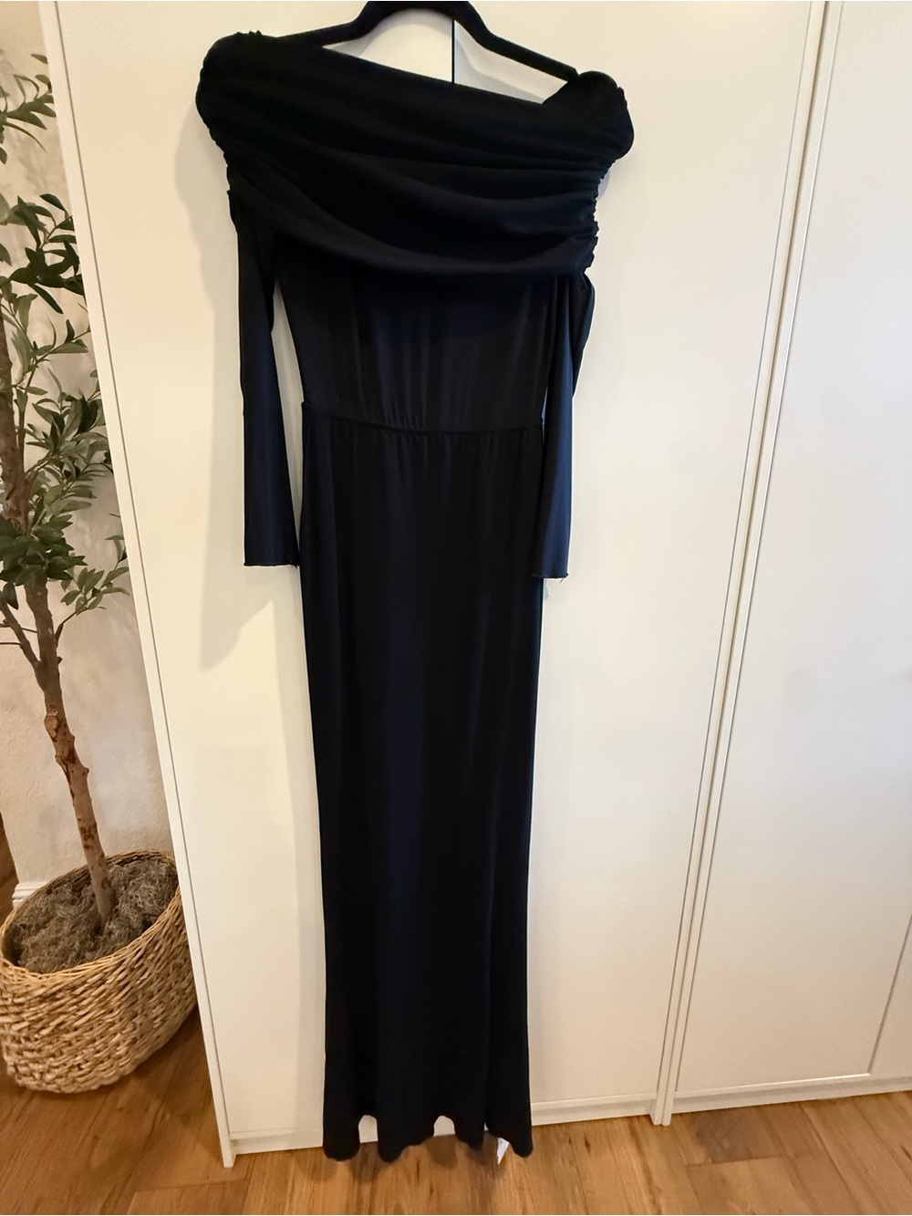 Commense Black Off-Shoulder Maxi Dress - Picture 3 of 5